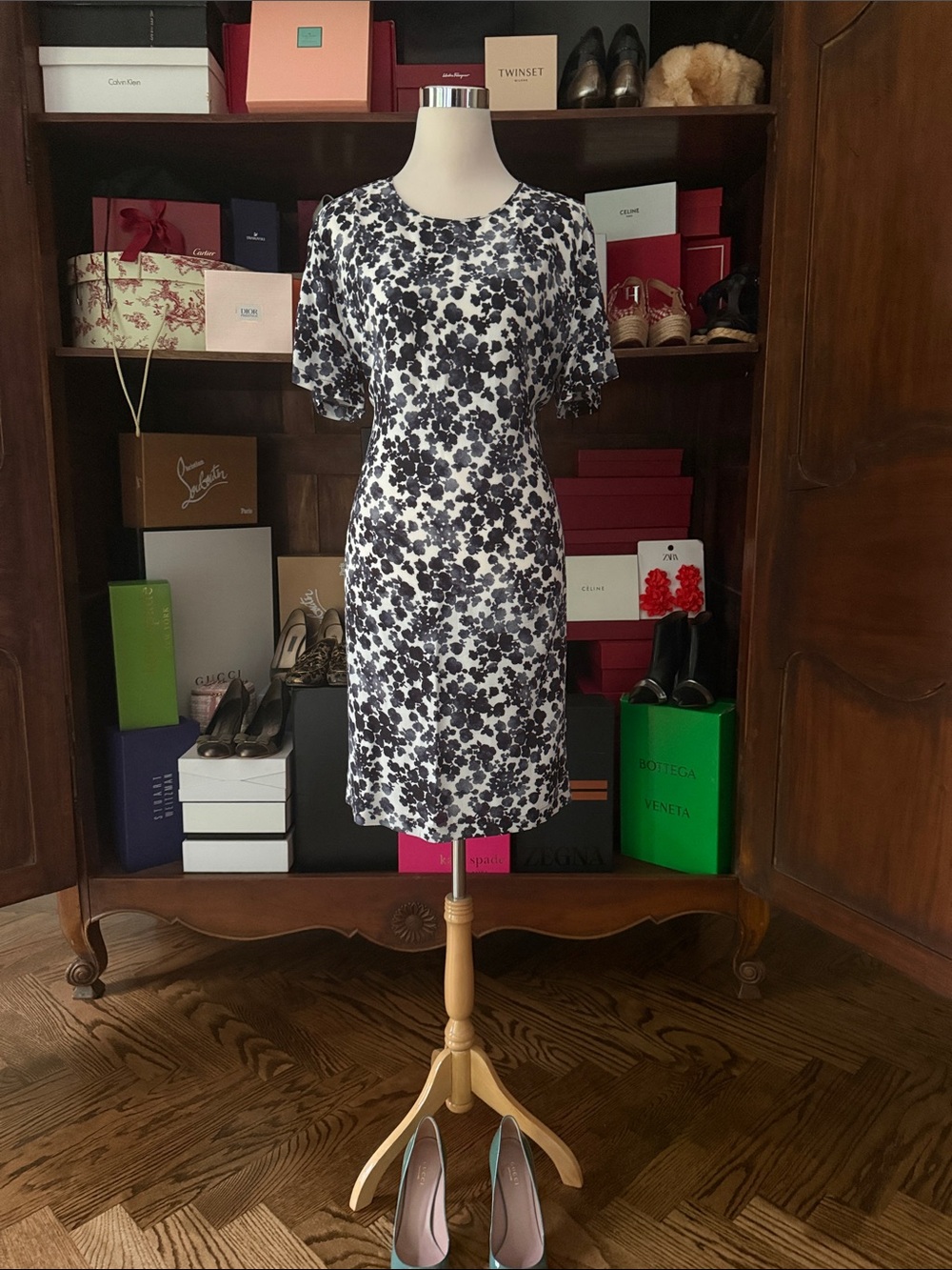 Michael Kors White Dress with Black Floral Print - Midi
